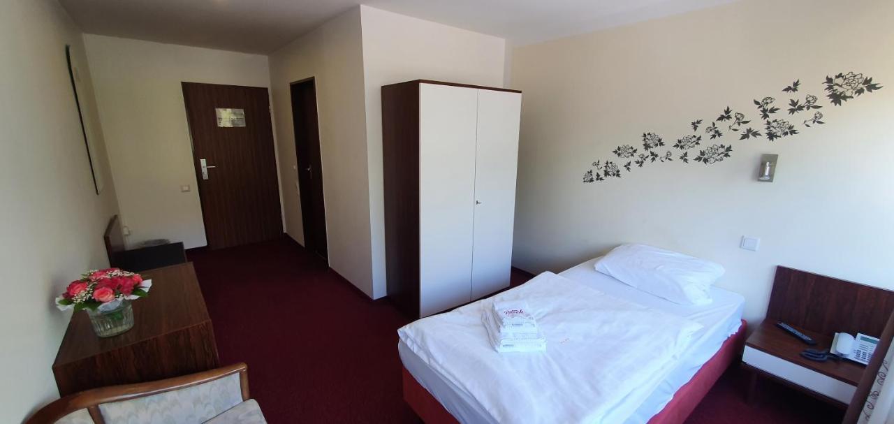 Hotel Poock 哈恩 外观 照片